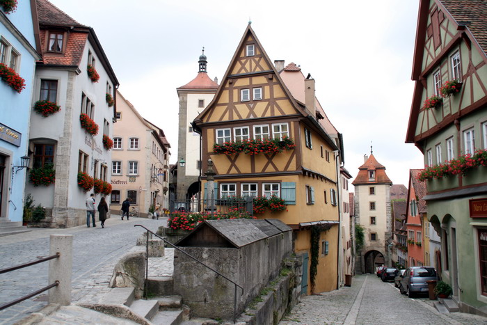 歐洲三國悠遊誌Day 18【遺忘時間的中古世紀小城】