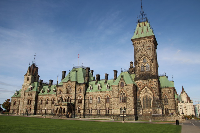 加東楓葉絕美祕境之旅-Day3【豬圈裡的一顆明珠：渥太華】