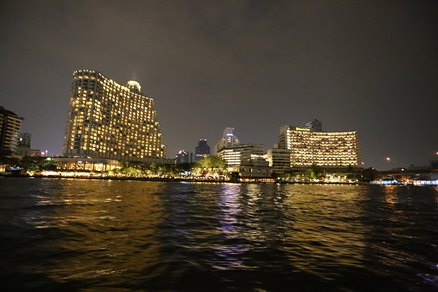 短袖的寒假旅行：泰國沙灘陽光美食親子遊Day8【水門市場、恰圖恰市集、碼頭夜市】