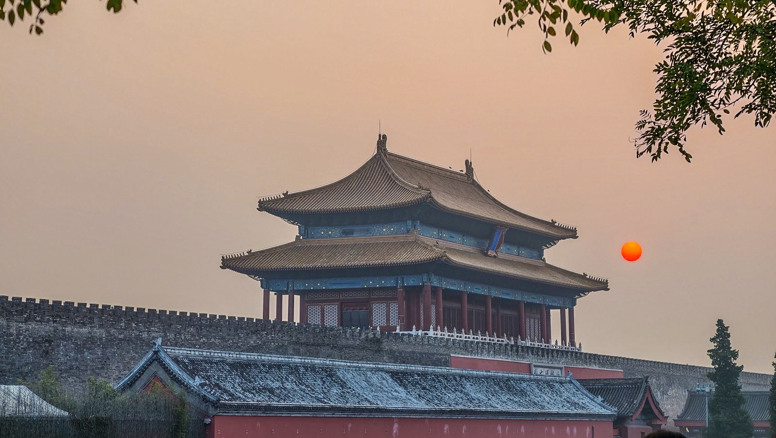 DAY 2｜金瓦紅牆映秋陽，盛世宮廷夢一場：故宮紫禁城